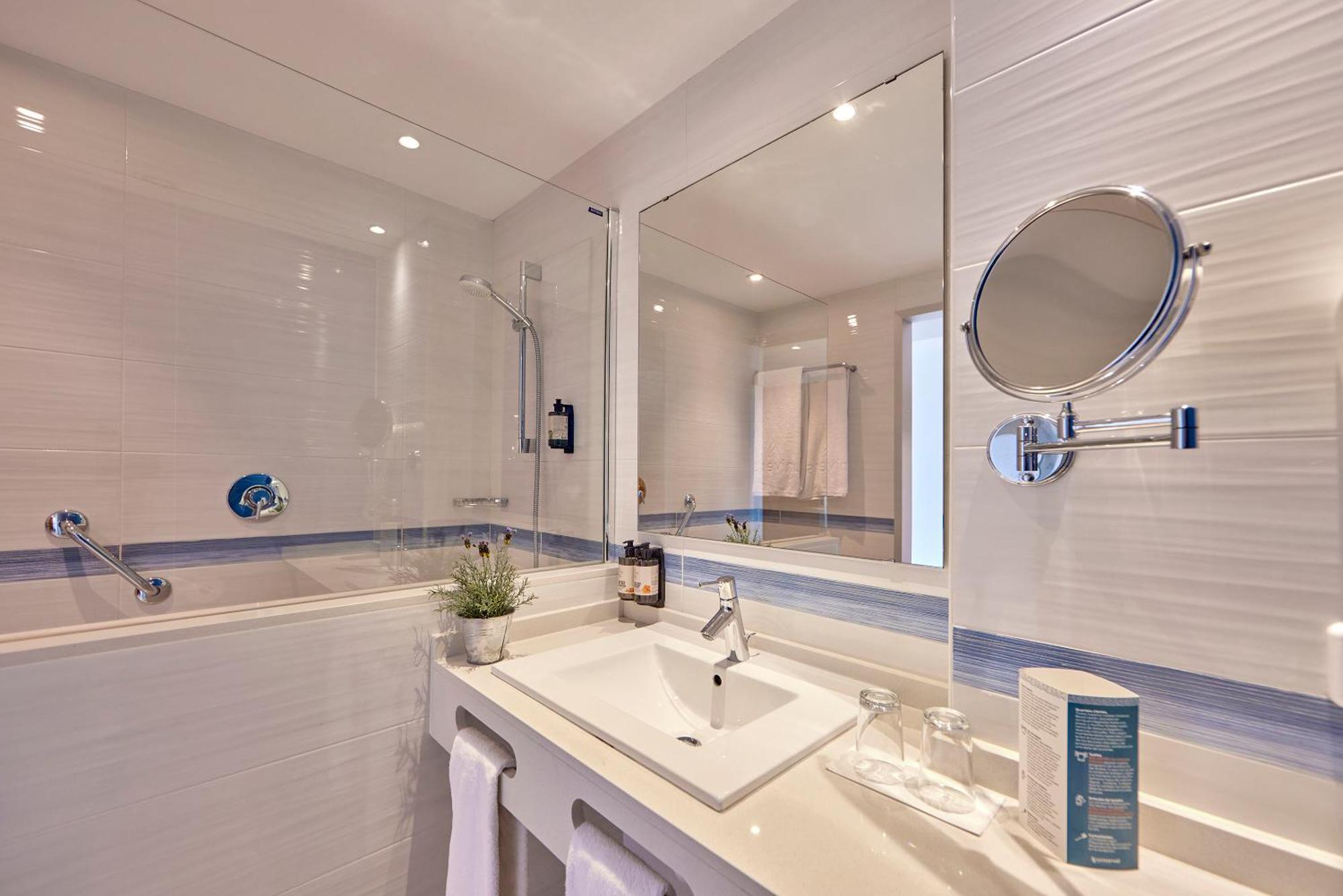 Double Room at High Floor Side Sea View