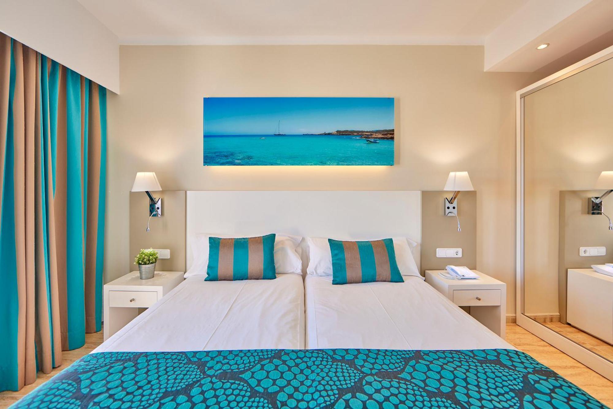 Double Room at High Floor Side Sea View